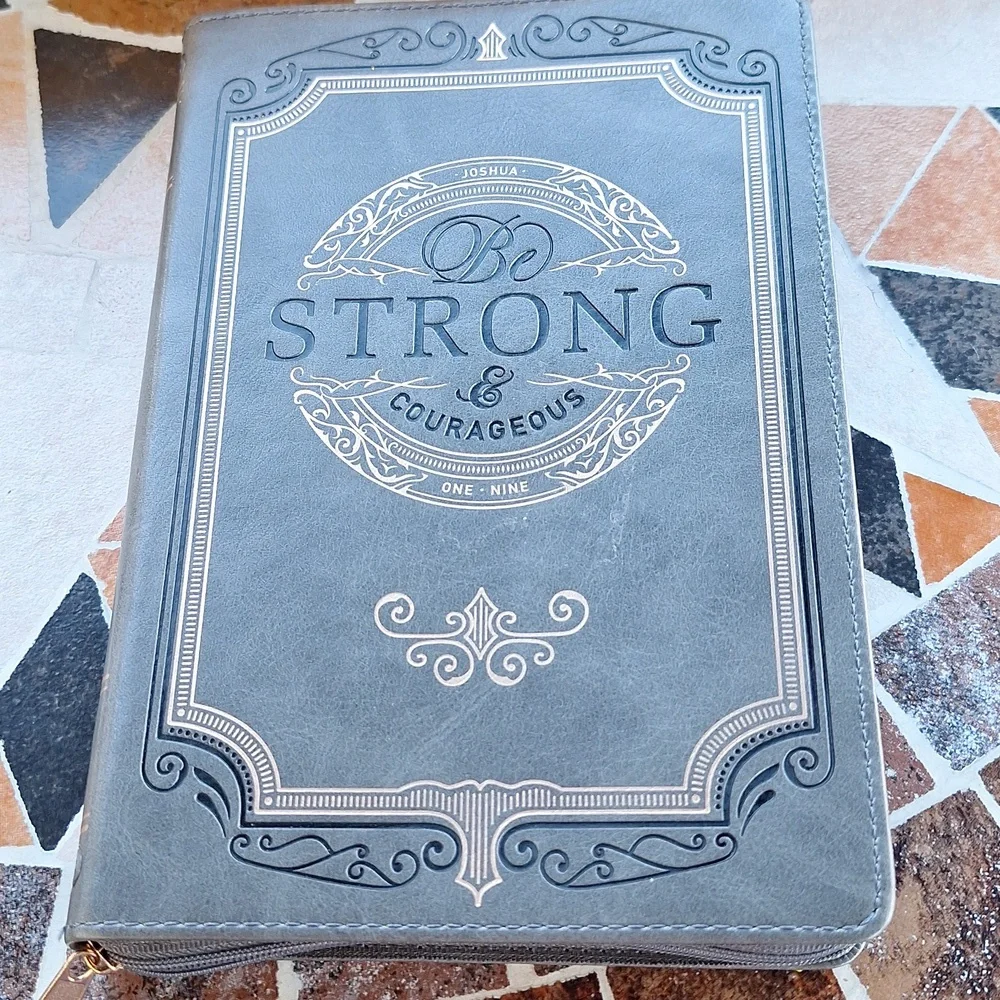 Be Strong & Courageous Journal with Zippered Closure NEW